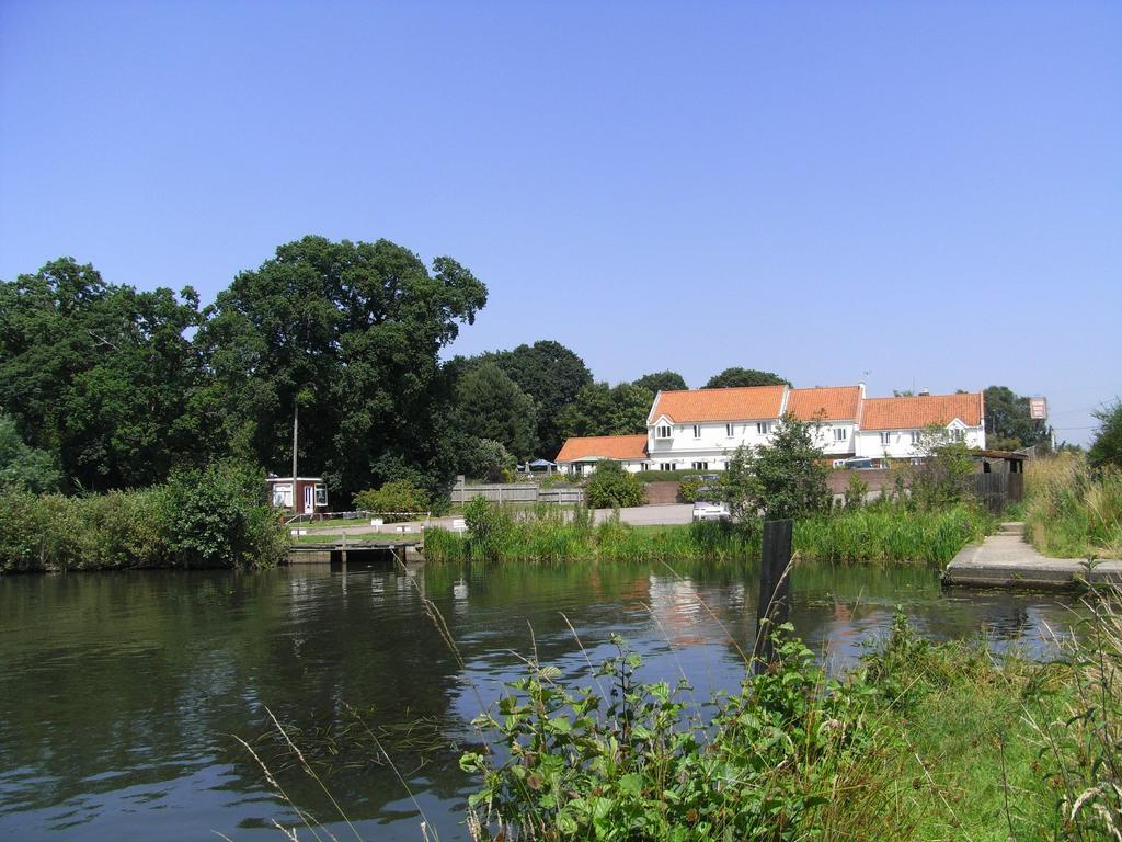 Wayford Bridge Inn Hotel Stalham Eksteriør billede